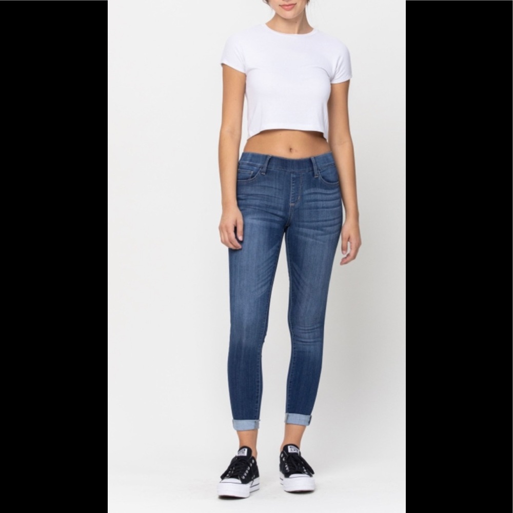 NWT Pull On Skinny Jeans